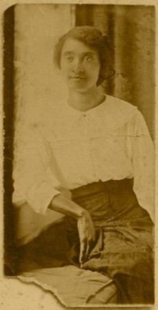 Lydia, mother of Howard, ca.1909
